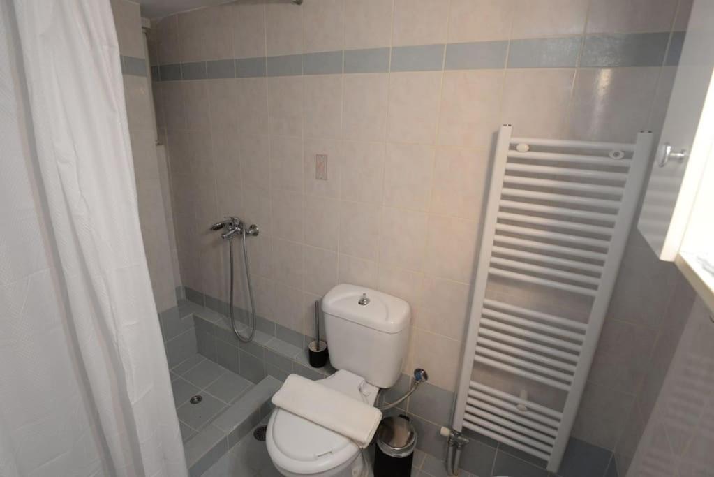 Minimal Apartment In Koukaki Афины Экстерьер фото